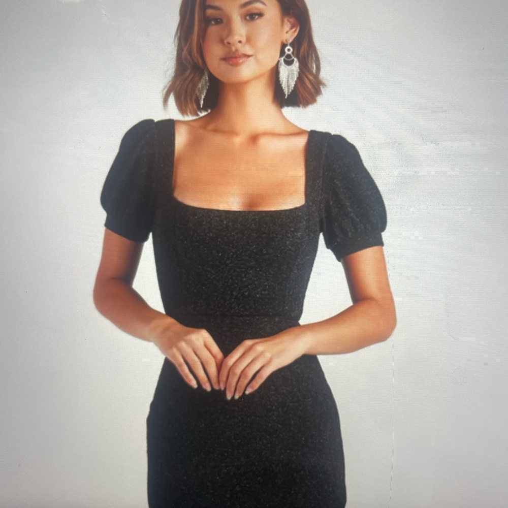 MAKE AN ENTRANCE GLITTER MINI DRESS